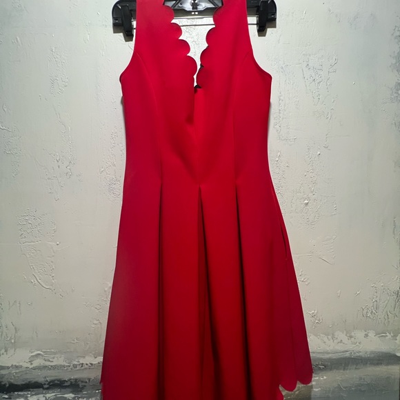 Banana Republic Scalloped V-neck dress. - Picture 3 of 8